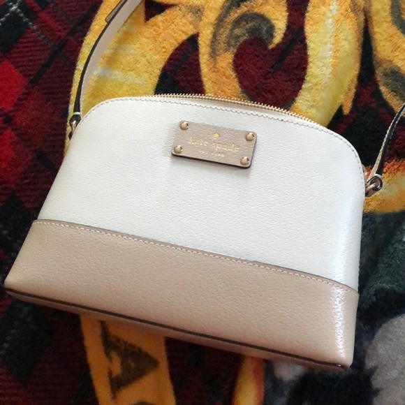 kate spade Handbags - Kate Spade Bay Street Hanna crossbody